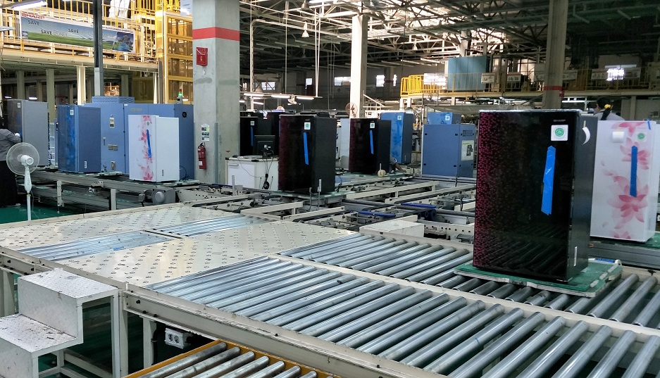 Sapadunia Melihat Lebih Dekat Produksi Kulkas Halal Sharp Indonesia