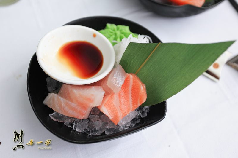 新竹市日本料理火鍋類美食吃到飽|八方燴西餐廳|星際大戰風暴兵cosplay