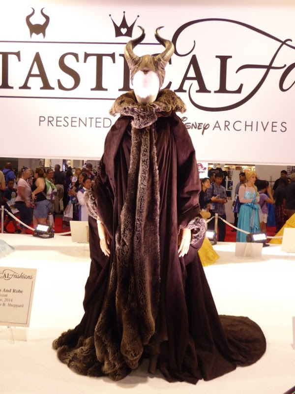 Angelina Jolie Maleficent live-action costume Angelina Jolie Maleficent live-action costume