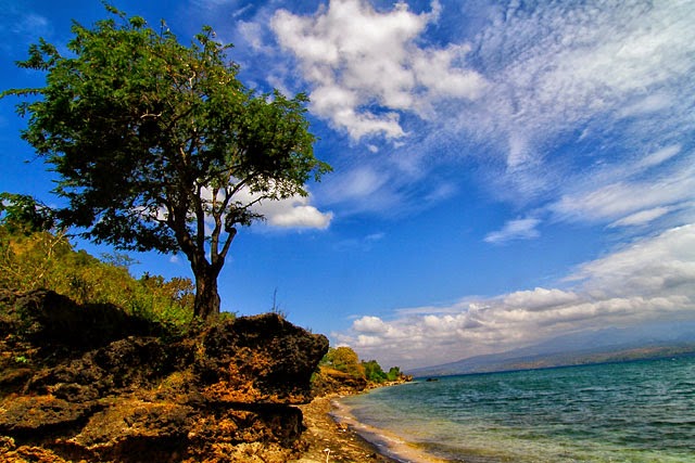 Uniknya Ombak Kidal di Pantai Lakey NTB ~ Tempat Liburan Terbaik