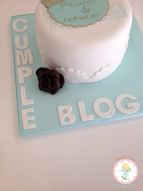 Tarta cumple blog Pitusas y Noketes