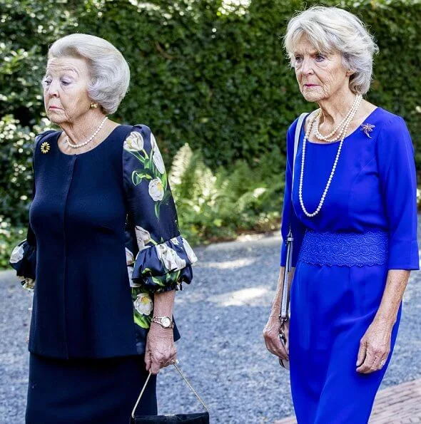 Princess Christina, the sister of the former Queen Beatrix, passed away. Queen Maxima, Princess Mabel, Princess Laurentien