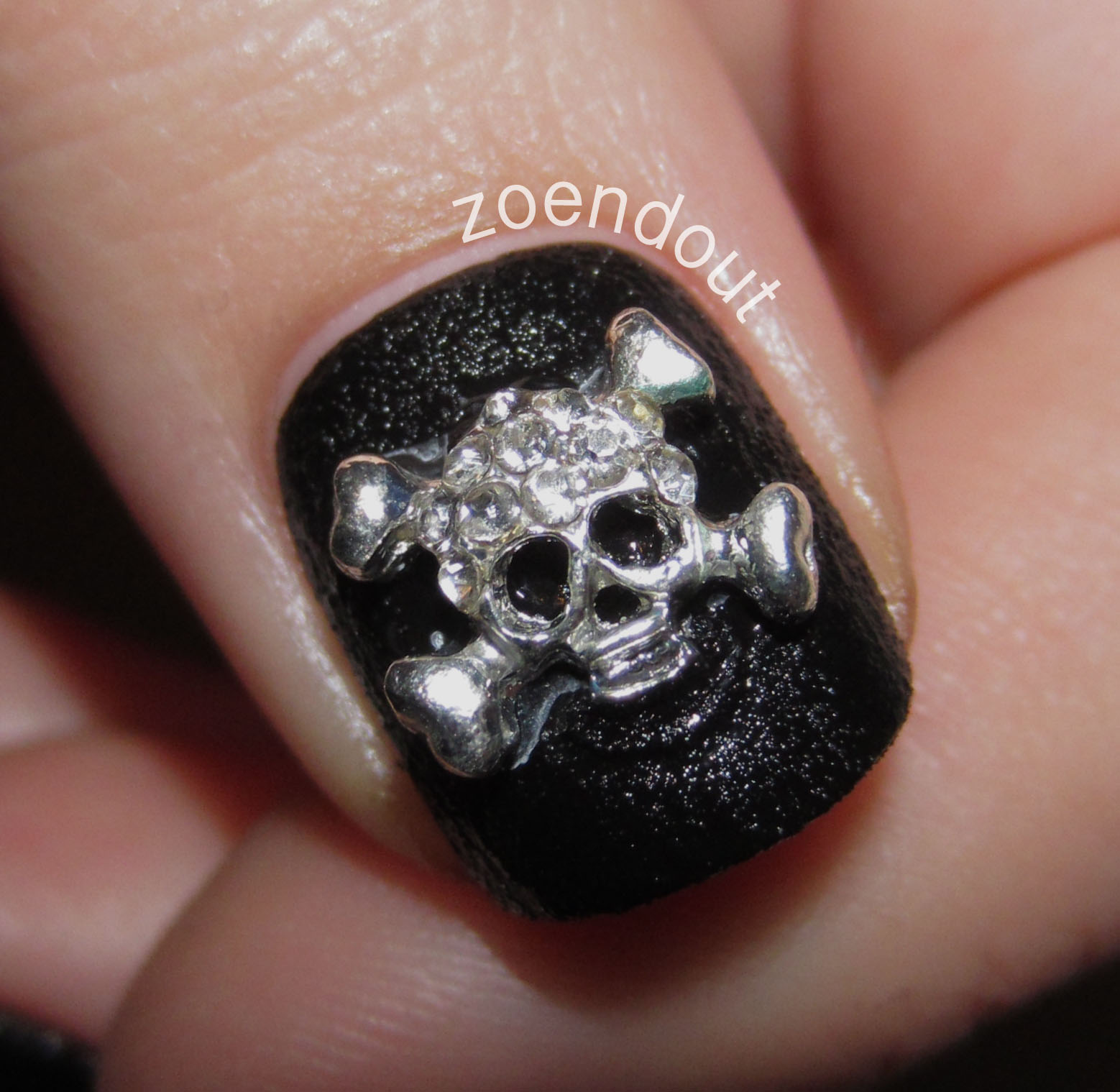 Zoendout Nails Nails Inc. Bling It On Rebel Leather Effect Nail Kit