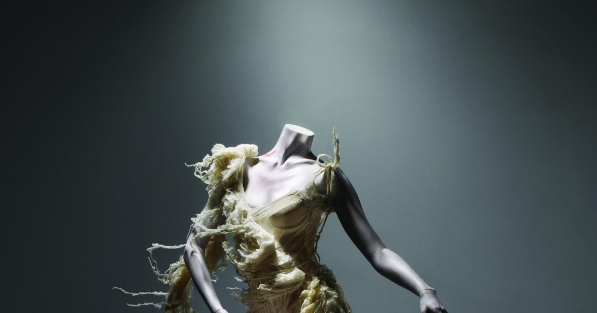 Fashion is My Muse: An Exhibition Review of Alexander McQueen: Savage ...