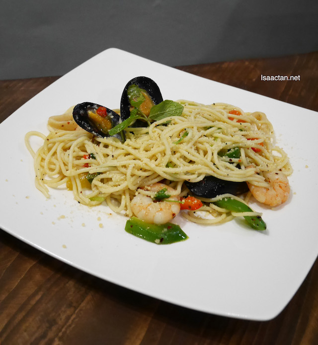 Spicy Seafood Medley Olio - RM19.90