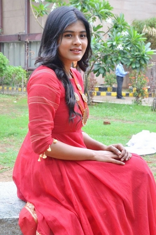 Heeba Patel red dress latest pics