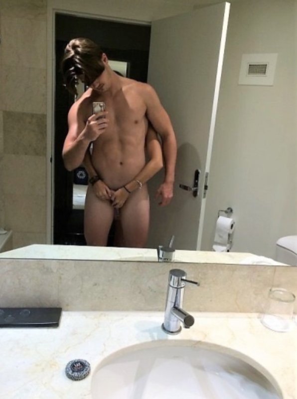 Jayden R & the Art of the Bathroom Selfie.