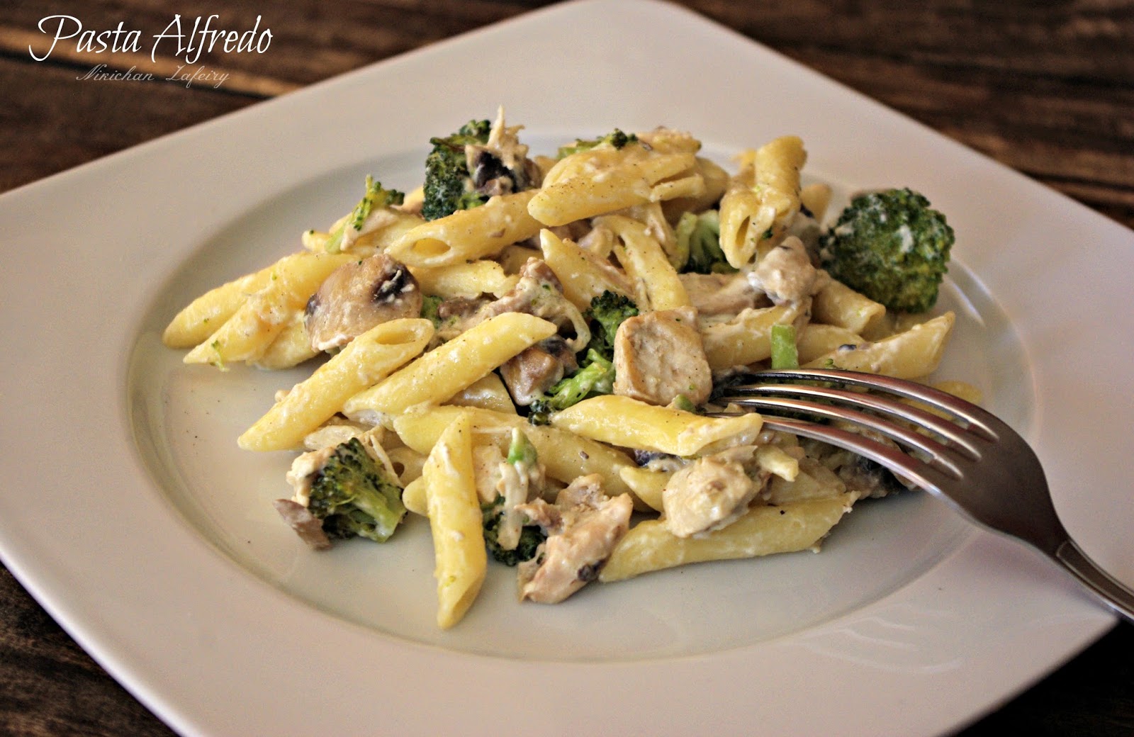 Pasta Alfredo con Pollo, Brocoli y Champiñones - Recetas de una Gatita  Enamorada