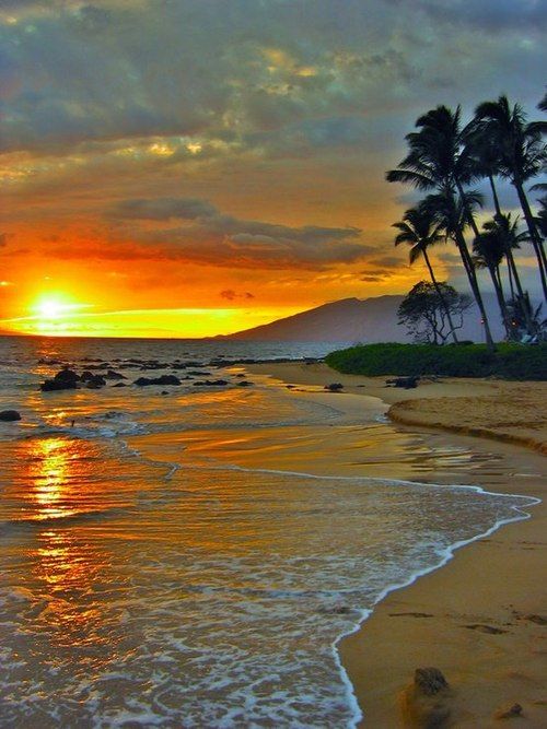 Hawaii | The List of Most Romantic Summer Getaways for an Unforgettable Time