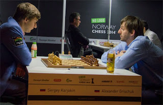 Echecs : Sergey Karjakin (2771) 1-0 Alexander Grischuk (2792) - Photo Chessbase