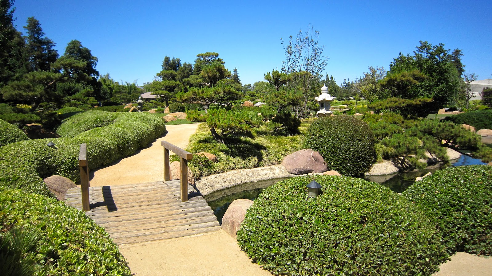 A Minute in the Life of Maria Experience & Explore The Japanese Gardens, Van Nuys, California