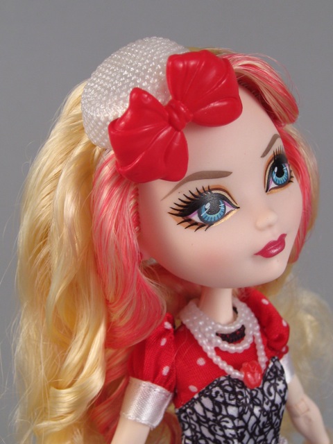 Mattel Ever After High Hat-Tastic Apple White Doll