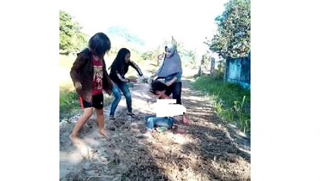 Viral, Video Pengeroyokan Terhadap Seorang Gadis di Pinrang Viral, Video Pengeroyokan Terhadap Seorang Gadis di Pinrang