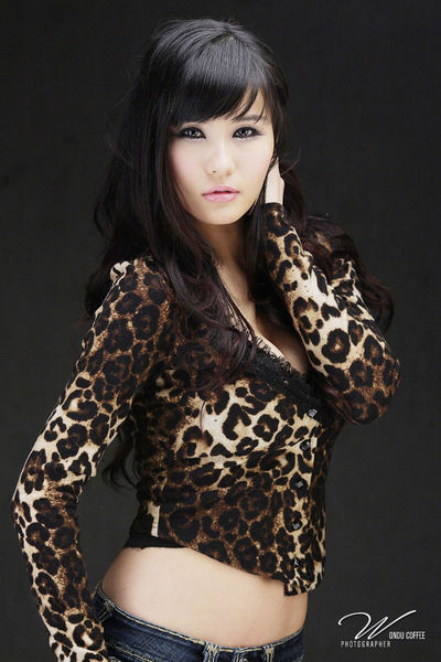 Hot Korean Models, Girls and Celebs.: Park Soo Kyung Sexy Black