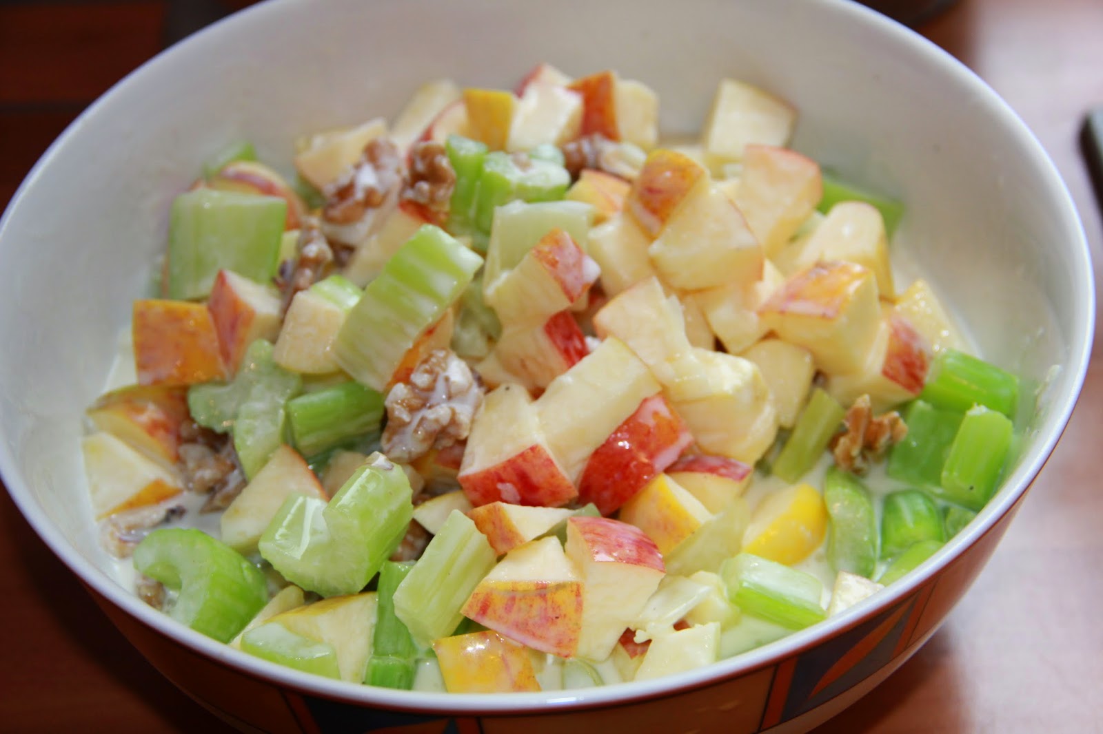 Staudensellerie-Apfel-Salat / Салат из сельдерея и яблок ~ Kulinarica