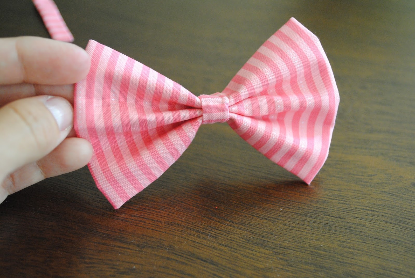 Notes From Nessa : Fabric Bow Tutorial