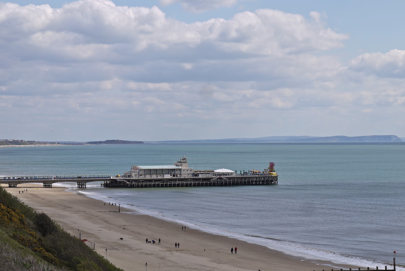 Walking in the country Sandbanks to Bournemouth Pier (Bournemouth