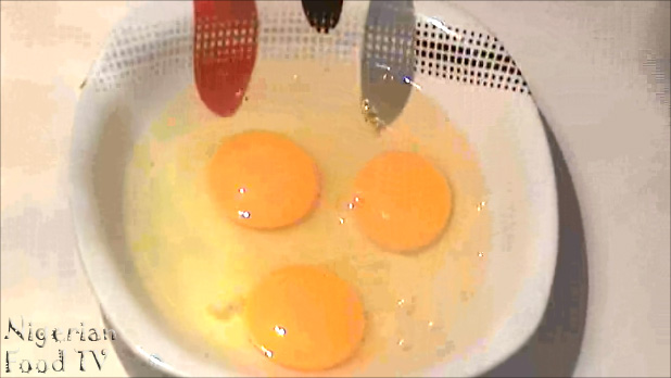 nigerian fried plantain and eggs