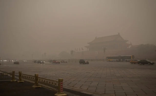 Image Attribute: Beijing Smog / Source: LWYand (Flickr CC)