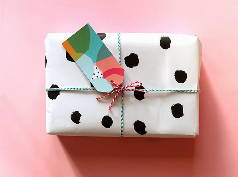 DIY para envolver regalos infantiles