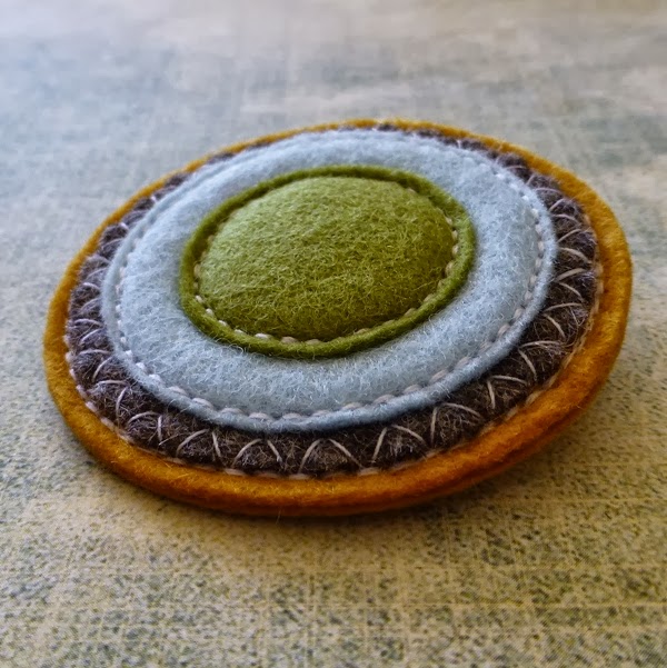 eclectic me wool felt brooches & vintage delights...