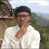 Foto Selfie Cowok ini Jadi Viral! Ia Tak Sadar Ada yang Terbang di Belakangnya!