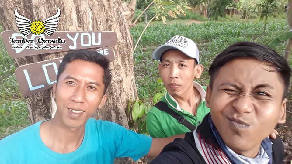 DHEMITS KUI BERBEDA - BEDA TAPI TETAP SATU JUA