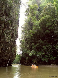 Sea canoeing trip in Krabi canyon