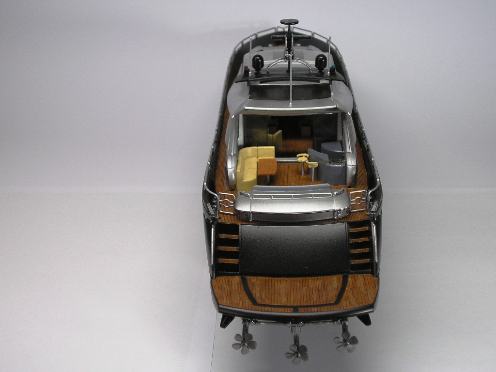 Sunseeker Predator 108 inside