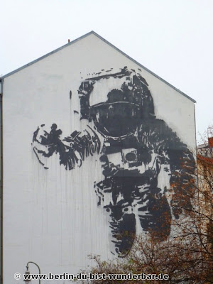 Berlin, graffiti, streetart, art, gebäude, victor ash