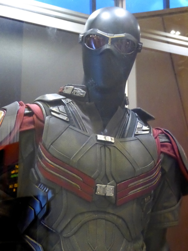 Hollywood Movie Costumes and Props: Anthony Mackie's Falcon costume ...