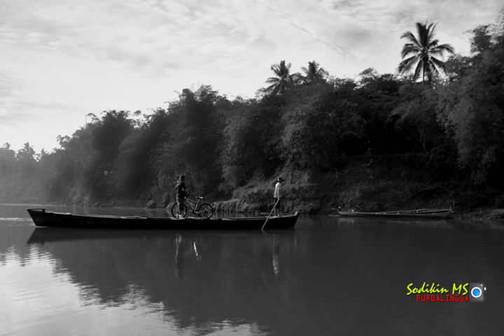 Foto Menyeberang Sungai - Kang Sodikin - Camera Canon Foto Menyeberang Sungai - Kang Sodikin - Camera Canon