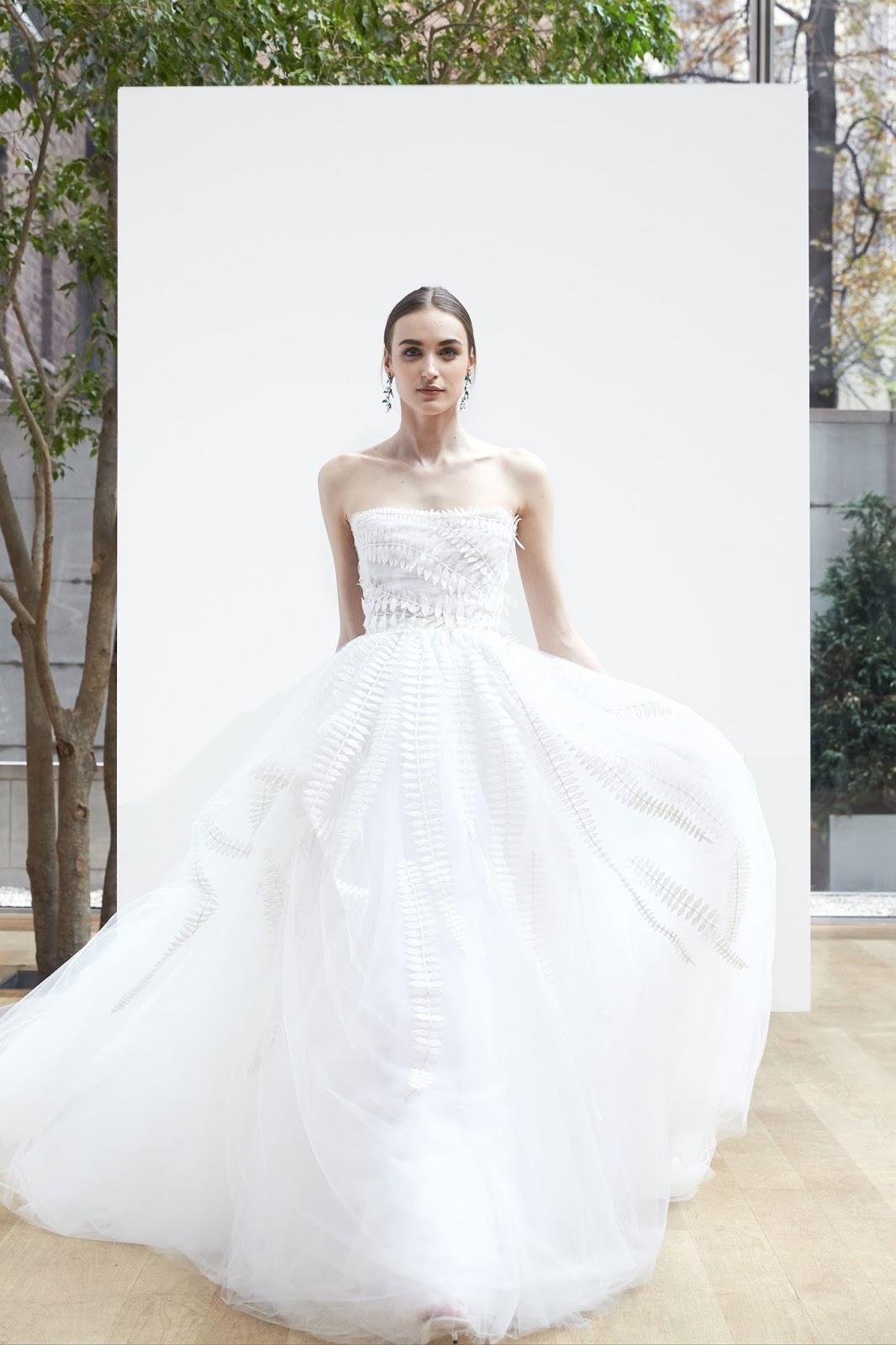 Exquisite Bridal Gowns: Oscar de la Renta