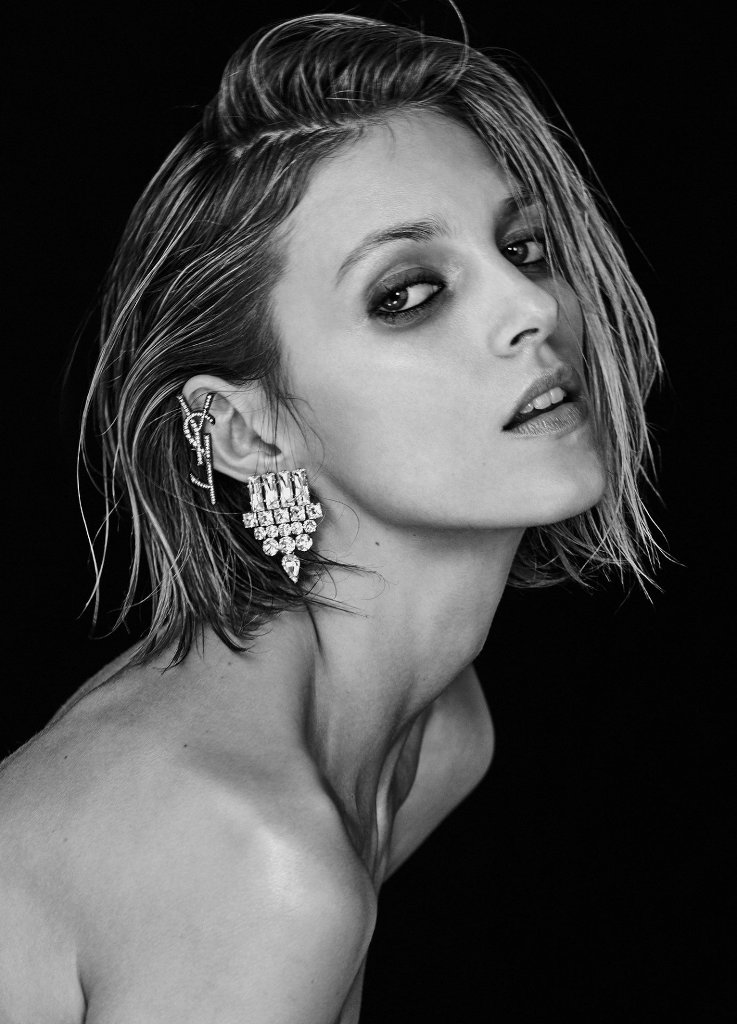 Anja Rubik – Vogue Magazine February 2017 Photoshoot | Fashion Magazine