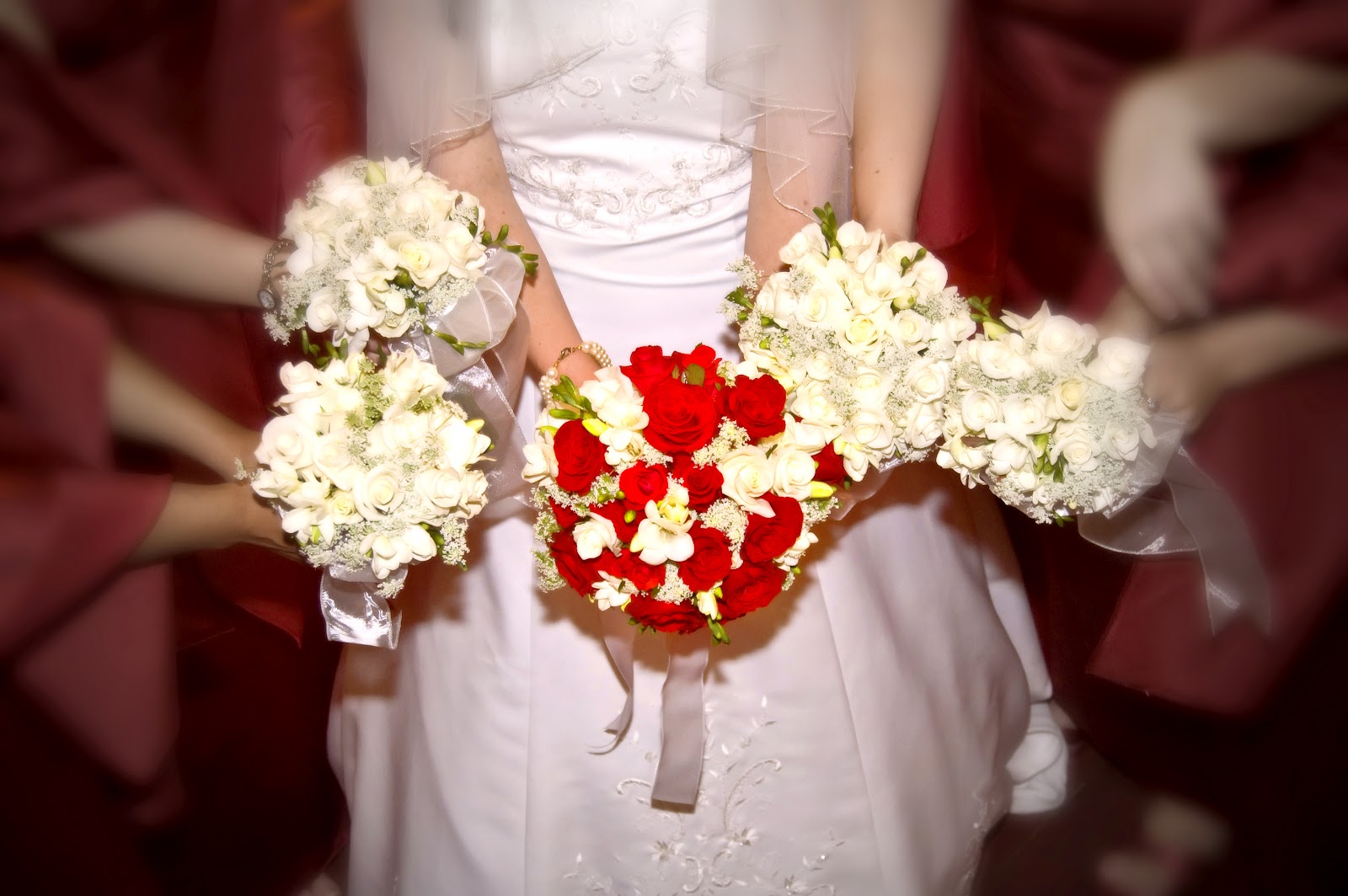 A Wedding Addict: Red And White Bridal Bouquet