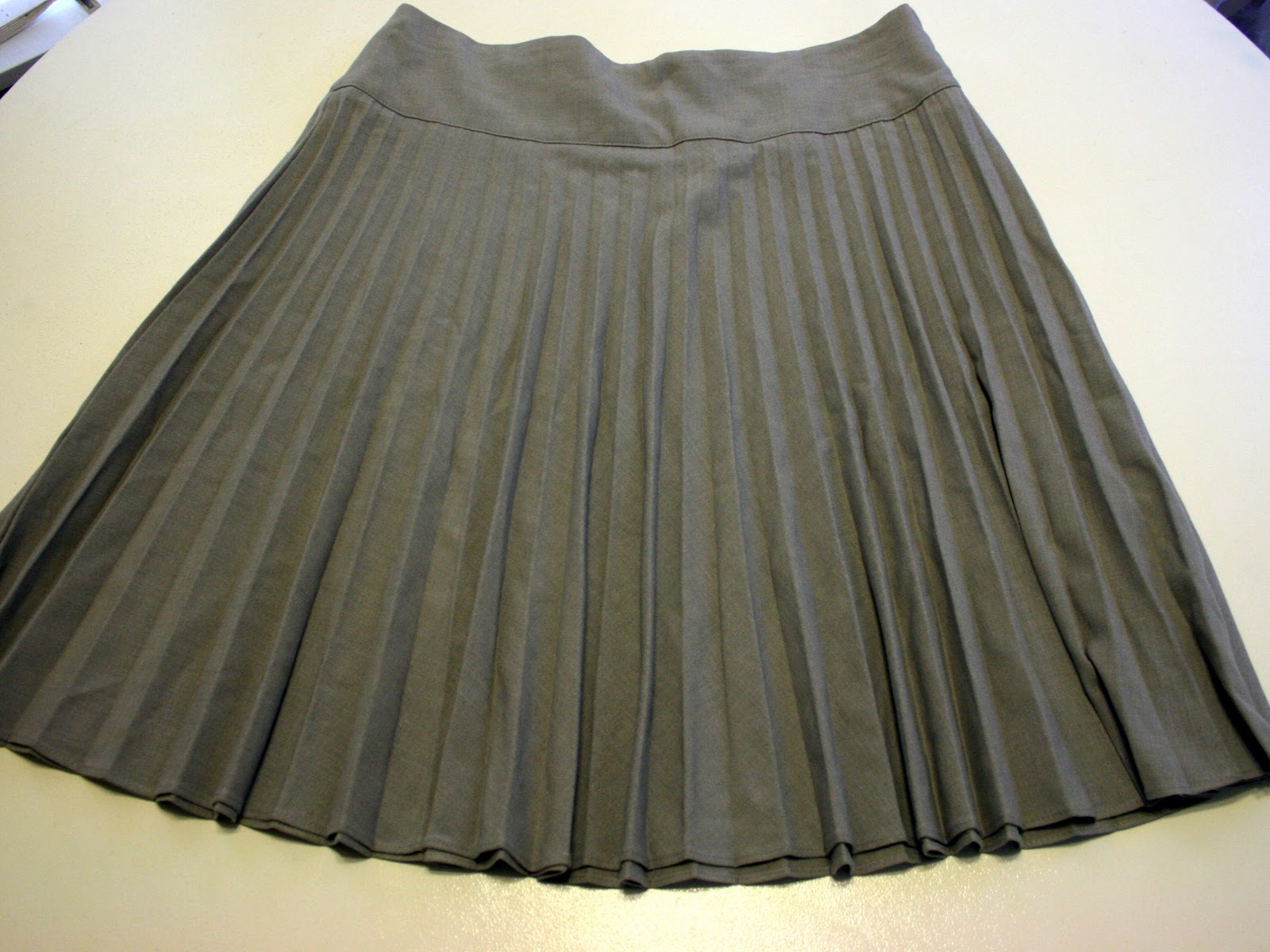 Accordion pleat skirt makeover! / Create / Enjoy