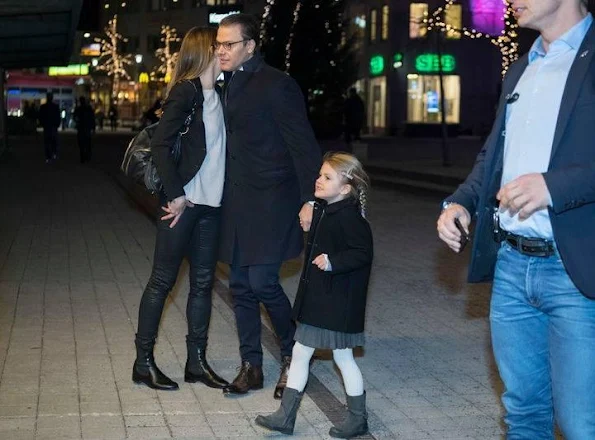 Princess Estelle at the European Women's Handball Championships, Crown Princess Victoria, Princess Madeleine