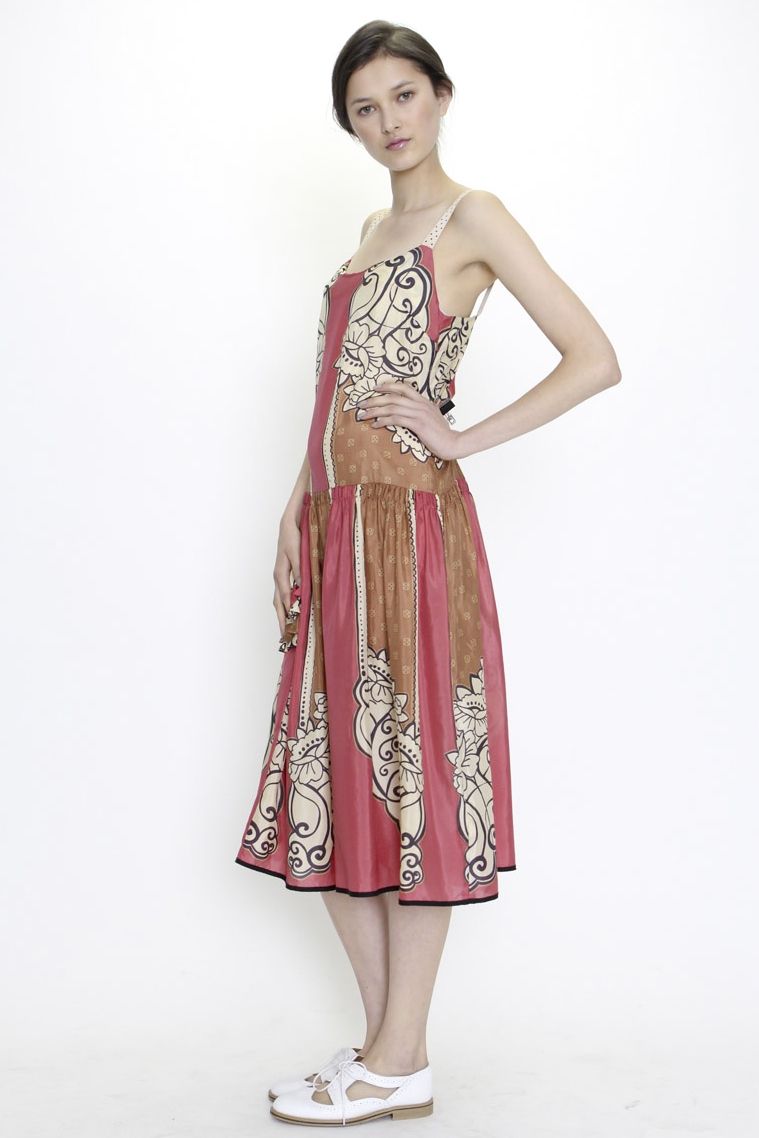 Indonesian Model Dress Batik Bali Modern Cantik Indonesian Model Dress Batik Bali Modern Cantik
