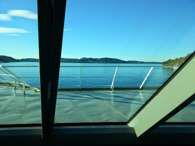 Hurtigruten MS Trollfjord - Panorama Lounge Hurtigruten MS Trollfjord - Panorama Lounge