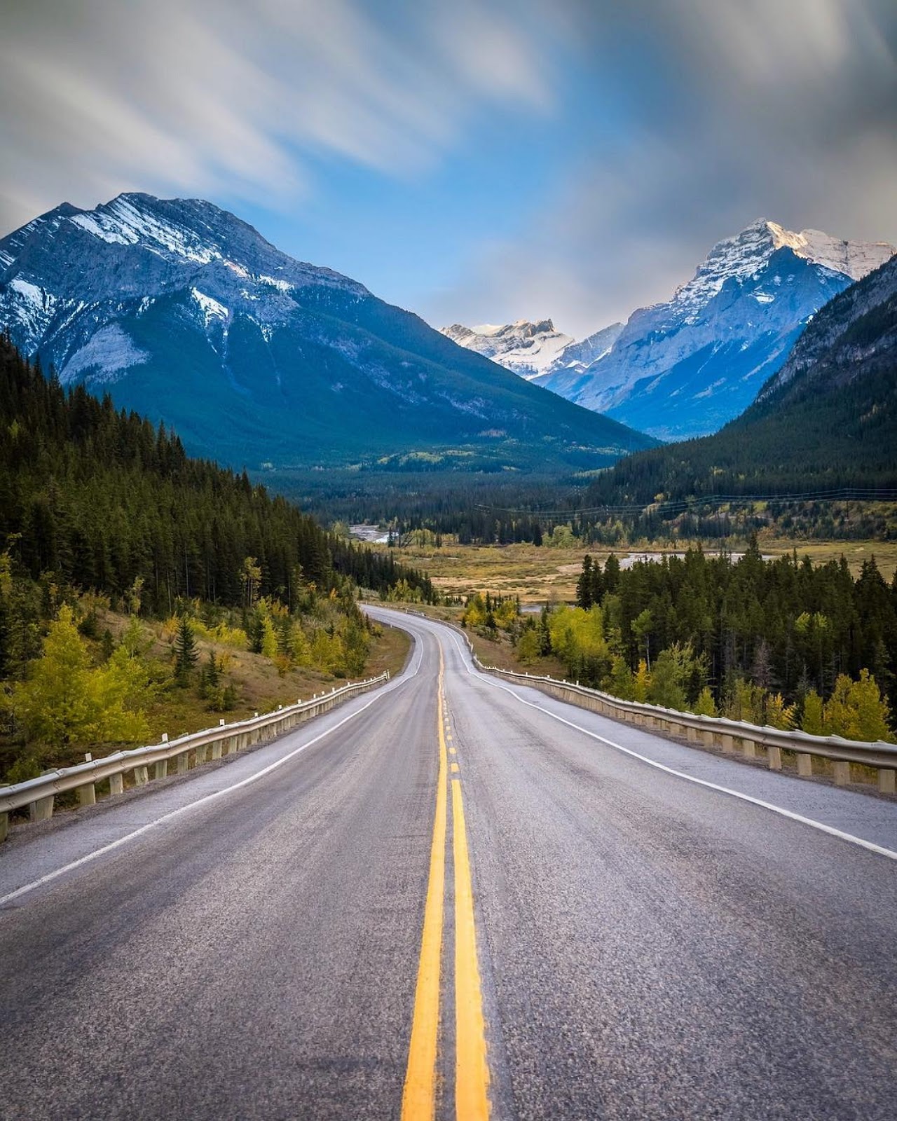 Фото по картинке. Шоссе Канада. Природа дорога. Красивый пейзаж дорога. Дороги в Канаде.
