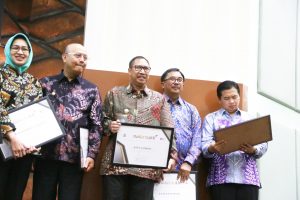 Berhasil Menata UMKM, Pemkot Cirebon Raih Penghargaan Natamukti Berhasil Menata UMKM, Pemkot Cirebon Raih Penghargaan Natamukti