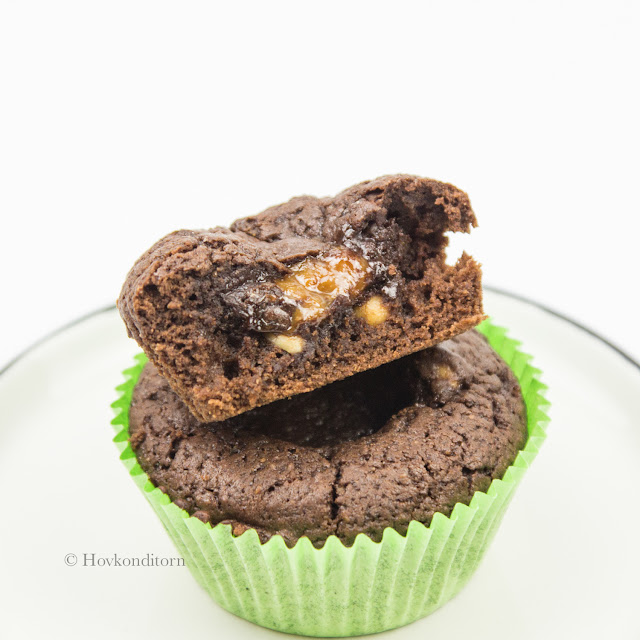 Snickers Muffins Snickers Muffins