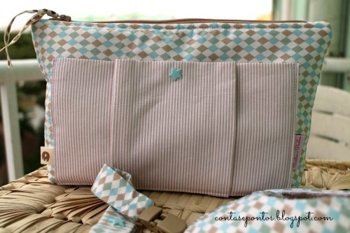Conjunto de bebé - suporte de chupeta, babete, bolsa multiusos, sacos de alfazema Conjunto de bebé - suporte de chupeta, babete, bolsa multiusos, sacos de alfazema