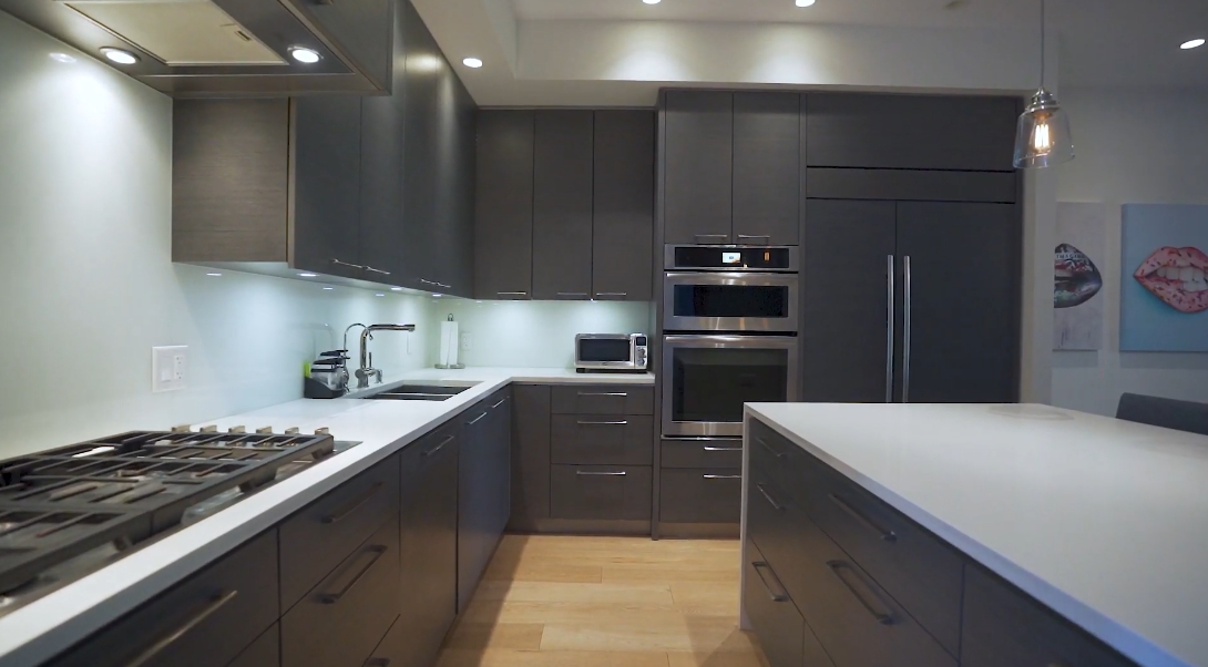 26 Interior Design Photos vs. 2037 Westview Dr, North Vancouver, BC Luxury Home Tour
