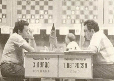 Joaquim Durão - Tigran V. Petrosian, Torneo Internacional de Sochi 1977 Partida de ajedrez Joaquim Durão - Tigran V. Petrosian, Sochi 1977