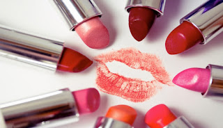 Ingin Tampil Maksimal, Simak Tips Memilih Lipstik Ini