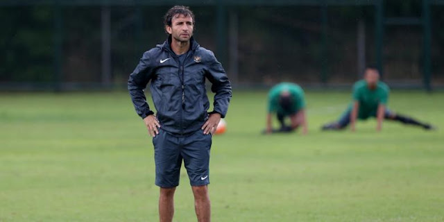 Luis Milla Kagum dengan Dukungan Suporter Indonesia Luis Milla Kagum dengan Dukungan Suporter Indonesia