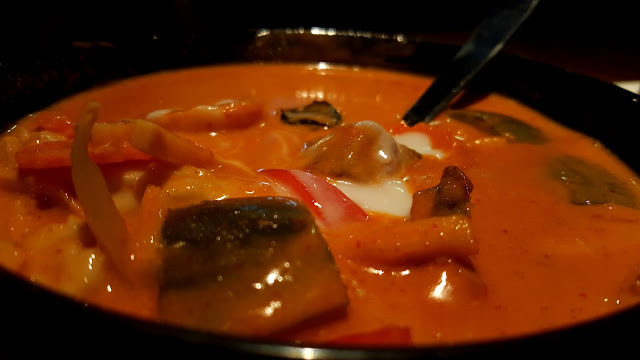 food blogger dubai thai red curry gaeng ped