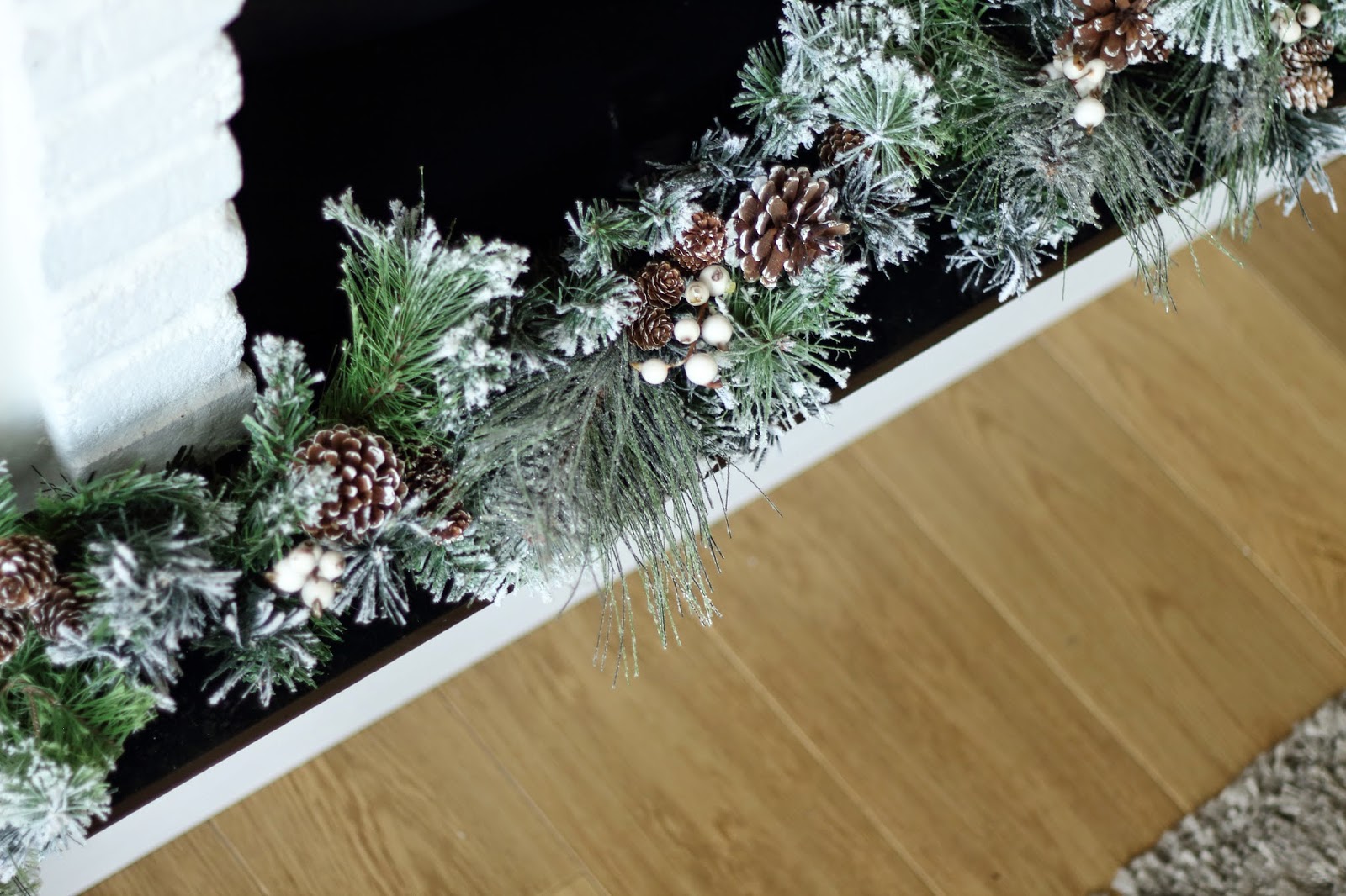 CONTEMPORARY XMAS DECOR | FINNTERIOR DESIGNER
