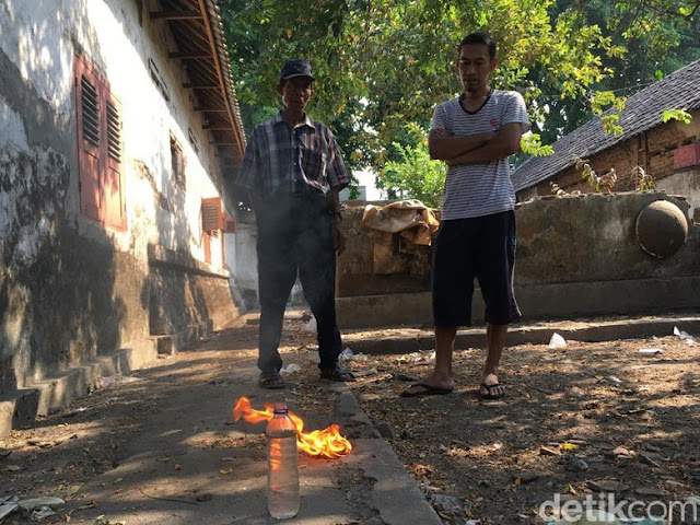 Misteri Air 'Pertalite' di Sumur Warga yang Bisa Nyalakan Motor Misteri Air 'Pertalite' di Sumur Warga yang Bisa Nyalakan Motor